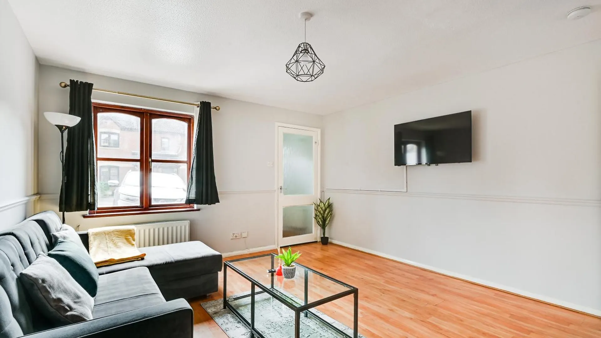Apartament Contractors - Business - Families - Long term stays - Driveway parking Londyn